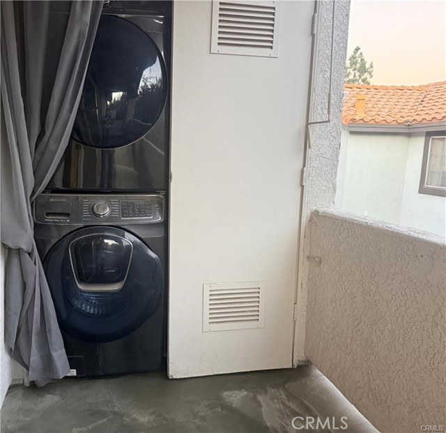 Detail Gallery Image 13 of 19 For 16377 Lakeshore 2d,  Lake Elsinore,  CA 92530 - 2 Beds | 2 Baths