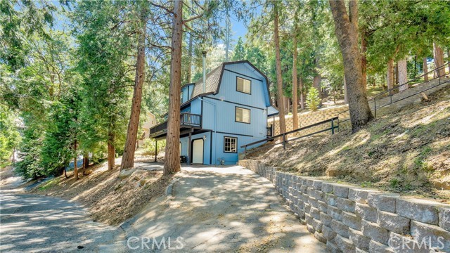 Detail Gallery Image 4 of 18 For 23995 Fern Glen Ln, Crestline,  CA 92325 - 2 Beds | 1/1 Baths