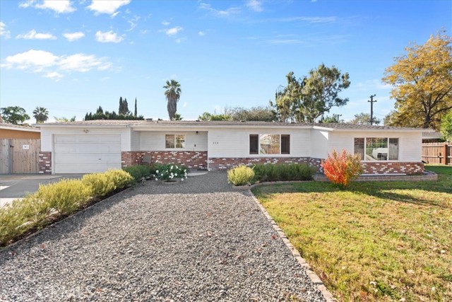 Detail Gallery Image 3 of 36 For 118 Bryn Mawr Rd, Claremont,  CA 91711 - 3 Beds | 2 Baths