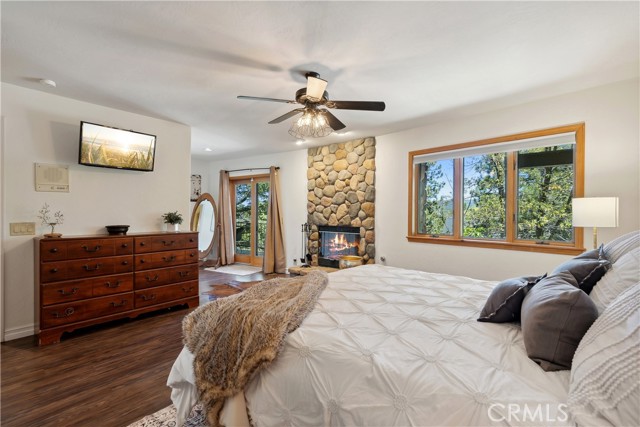 Detail Gallery Image 31 of 42 For 40570 Ironwood Dr, Big Bear Lake,  CA 92315 - 4 Beds | 3/1 Baths