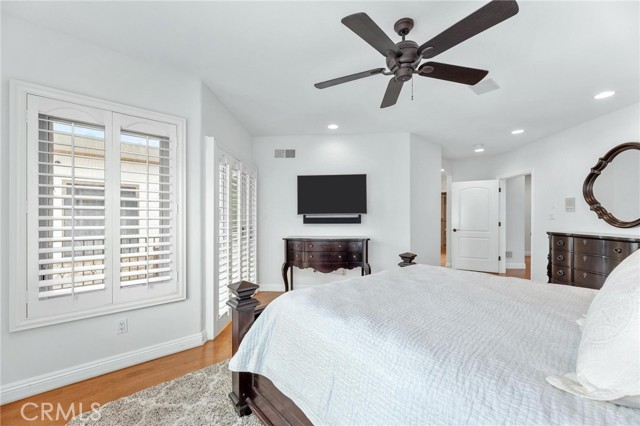 Detail Gallery Image 25 of 55 For 133 33rd St, Hermosa Beach,  CA 90254 - 4 Beds | 4/1 Baths