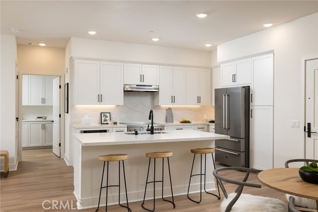 414 Main St., Huntington Beach CA: https://media.crmls.org/medias/76c5302c-17f9-414a-b2c4-47959ff06af0.jpg