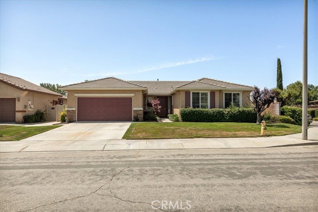 1467 Hunter Moon Way, Beaumont CA: https://media.crmls.org/medias/76c5d7c1-c625-4fb2-b5cb-44f5fb4e9186.jpg