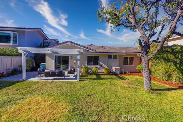 Detail Gallery Image 2 of 56 For 28 Birdsong, Irvine,  CA 92604 - 4 Beds | 2 Baths