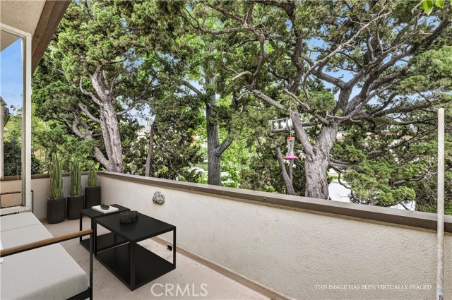 Detail Gallery Image 8 of 25 For 305 Raymondale Dr #L,  South Pasadena,  CA 91030 - 2 Beds | 1 Baths