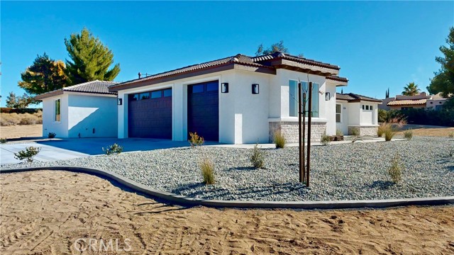 Detail Gallery Image 6 of 68 For 14285 Riverside Dr, Apple Valley,  CA 92307 - 4 Beds | 2/1 Baths