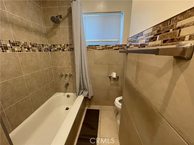 10443 Woodley Avenue, Granada Hills CA: https://media.crmls.org/medias/76c75a4f-a9b0-4317-9496-de63953c8259.jpg
