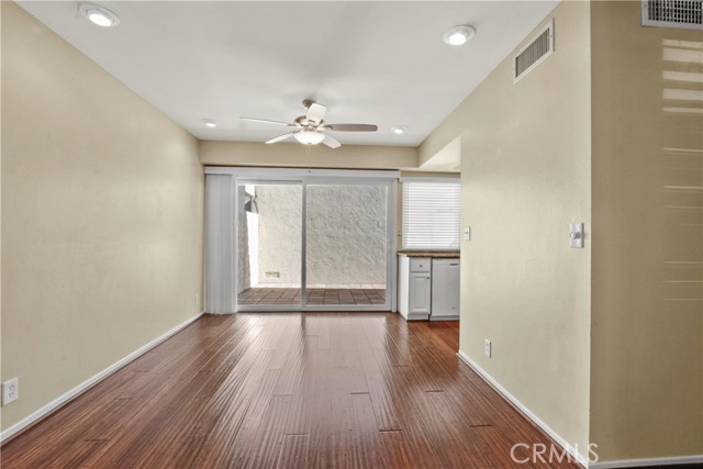 Detail Gallery Image 6 of 19 For 2438 Vista Hogar, Newport Beach,  CA 92660 - 3 Beds | 1/1 Baths