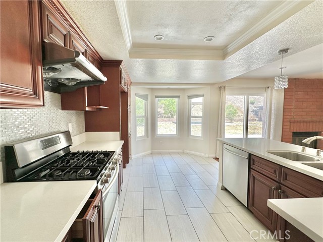 Detail Gallery Image 4 of 26 For 19532 Grey Fox Rd, Walnut,  CA 91789 - 4 Beds | 3 Baths