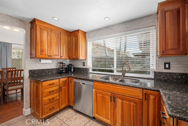 Detail Gallery Image 8 of 27 For 4 Firethorn, Rancho Santa Margarita,  CA 92688 - 3 Beds | 2/1 Baths