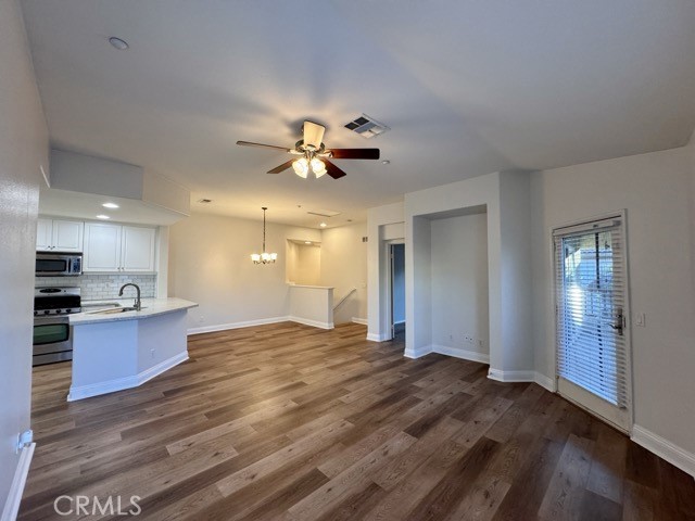 Detail Gallery Image 10 of 41 For 41685 Woodridge Ave #2,  Murrieta,  CA 92562 - 2 Beds | 2 Baths