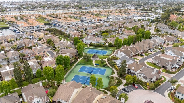 6264 Napoli Court, Long Beach CA: https://media.crmls.org/medias/76c91044-7df5-437e-b2cb-5b38de159e62.jpg