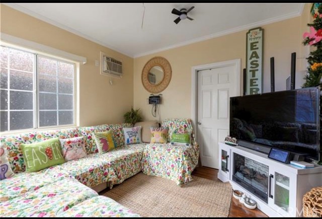 Detail Gallery Image 15 of 21 For 1843 Cerritos, Long Beach,  CA 90806 - 5 Beds | 3 Baths