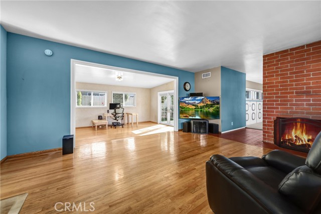 Detail Gallery Image 7 of 25 For 5906 Colbath, Valley Glen,  CA 91401 - 3 Beds | 2 Baths