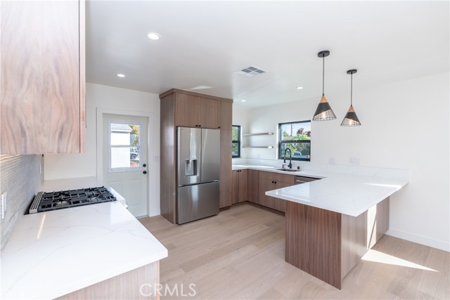 Detail Gallery Image 6 of 40 For 18833 Doty, Torrance,  CA 90504 - 3 Beds | 1 Baths