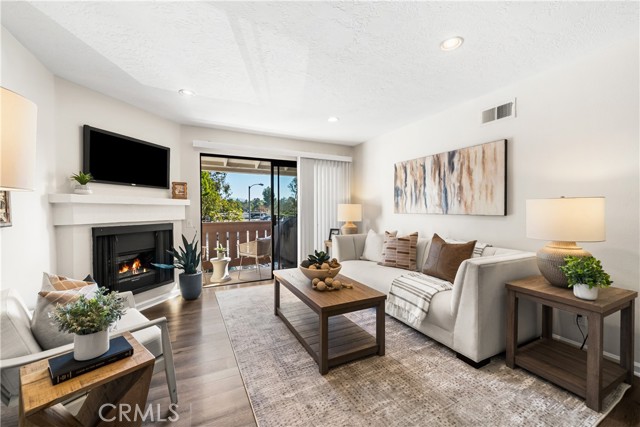 Detail Gallery Image 3 of 22 For 19034 Rockwood, Yorba Linda,  CA 92886 - 2 Beds | 2 Baths