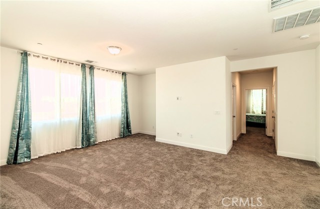 Detail Gallery Image 28 of 43 For 2698 N Arroyo Ave, Fresno,  CA 93727 - 5 Beds | 3/1 Baths