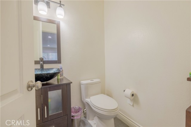 Detail Gallery Image 8 of 12 For 12411 Osborne, Pacoima,  CA 91331 - 2 Beds | 2 Baths