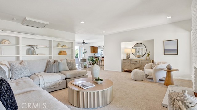 Detail Gallery Image 5 of 33 For 5011 Cambridge, Westminster,  CA 92683 - 4 Beds | 2/1 Baths