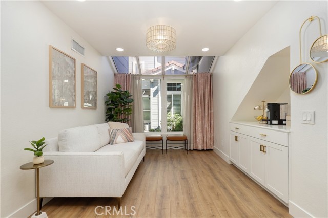 Detail Gallery Image 9 of 21 For 2332 Aspen St, Tustin,  CA 92782 - 3 Beds | 2/1 Baths