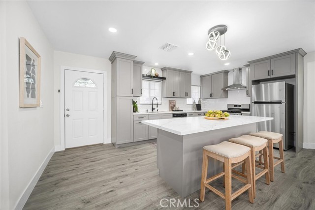 Detail Gallery Image 6 of 31 For 2612 Manhattan Beach Bld, Gardena,  CA 90249 - 3 Beds | 2 Baths