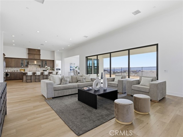 Detail Gallery Image 4 of 36 For 24150 W Corte Zafiro, Valencia,  CA 91354 - 4 Beds | 4/1 Baths