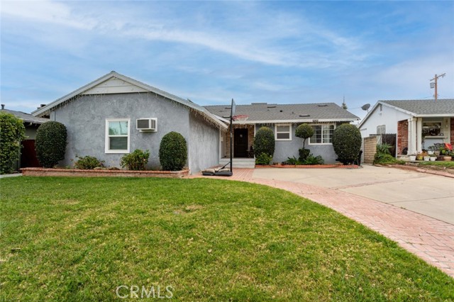 Detail Gallery Image 3 of 50 For 17242 Horace St, Granada Hills,  CA 91344 - 4 Beds | 4 Baths