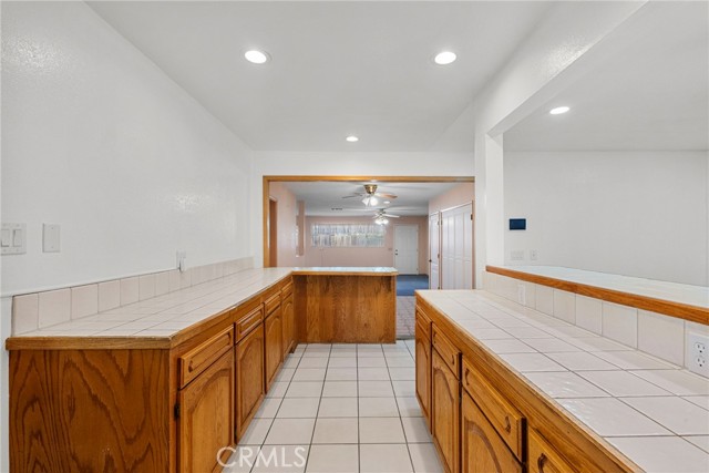 Detail Gallery Image 14 of 37 For 1529 E Avenue Q6, Palmdale,  CA 93550 - 4 Beds | 2 Baths