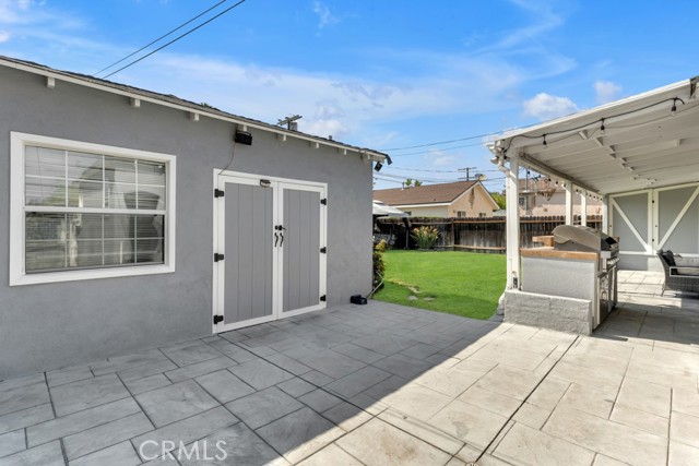 6507 Gentry Avenue, North Hollywood CA: https://media.crmls.org/medias/76d02aca-e11b-4d3d-a562-ccc3ca2d3469.jpg