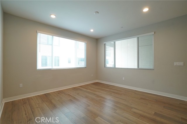 Detail Gallery Image 12 of 45 For 2127 Marine Walk, Gardena,  CA 90249 - 4 Beds | 3 Baths