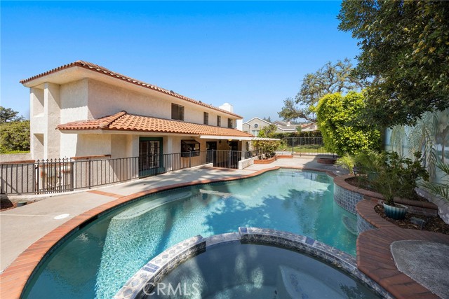 112 Morgan Ranch Road, Glendora CA: https://media.crmls.org/medias/76d2c7ff-6bde-4810-91f6-21e52de4871f.jpg