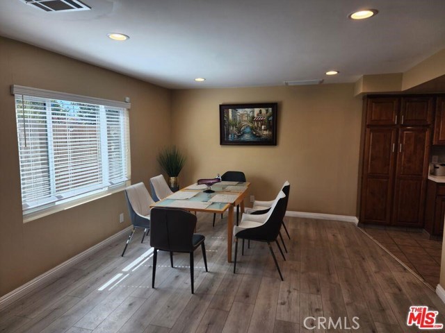 7543 Enfield Avenue, Reseda CA: https://media.crmls.org/medias/76d302b4-5a96-4ddd-aa2e-ebdfade4607a.jpg
