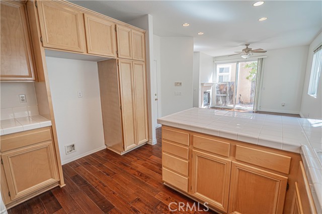 Detail Gallery Image 4 of 32 For 24743 Montevista, Valencia,  CA 91354 - 3 Beds | 3 Baths