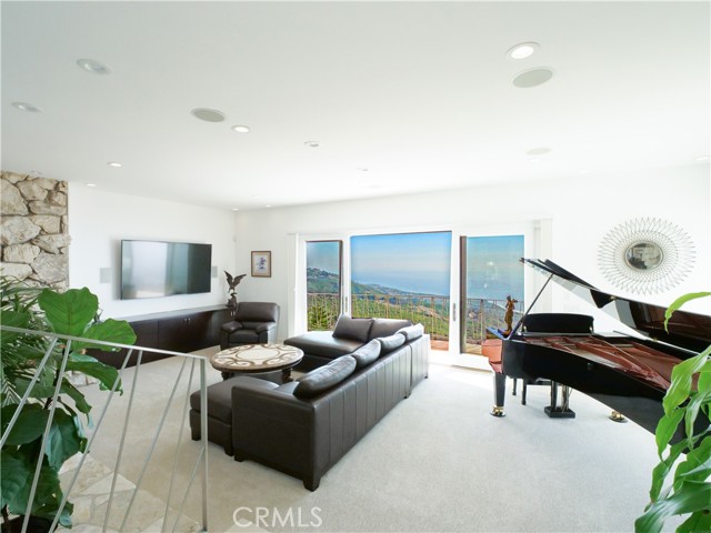 Detail Gallery Image 9 of 21 For 43 Oceanaire Dr, Rancho Palos Verdes,  CA 90275 - 4 Beds | 4/1 Baths