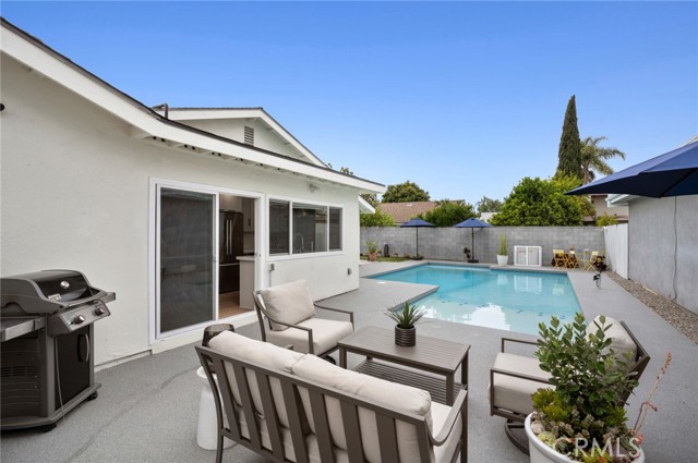 3481 San Marino Circle, Costa Mesa CA: https://media.crmls.org/medias/76d5148b-36b9-4cd1-b072-8bd2ecc3b512.jpg