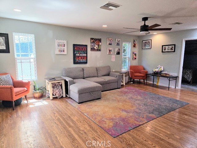 Detail Gallery Image 12 of 26 For 23344 Cedartown St, Newhall,  CA 91321 - 5 Beds | 3 Baths