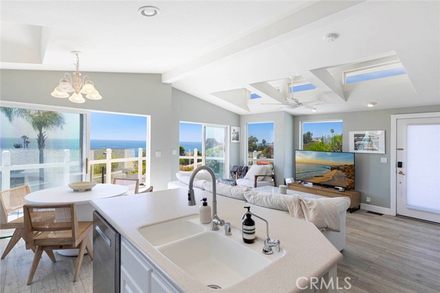 Detail Gallery Image 9 of 20 For 30802 Coast #C6,  Laguna Beach,  CA 92651 - 2 Beds | 2 Baths