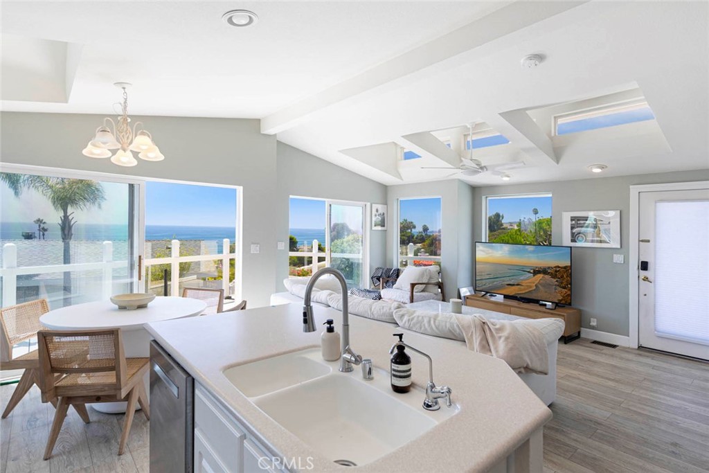 MLS #OC25253681 image #8