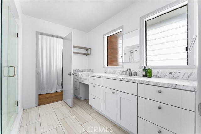 Detail Gallery Image 18 of 36 For 11 Harbor Is, Newport Beach,  CA 92660 - 3 Beds | 2 Baths