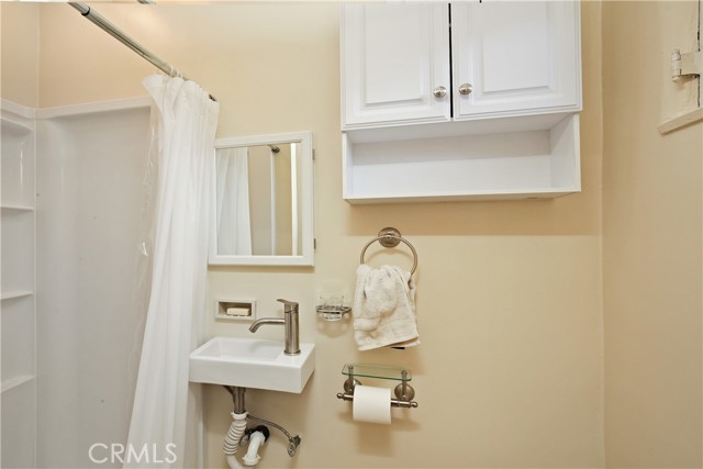 404 N Vinedo Avenue, Pasadena CA: https://media.crmls.org/medias/76d66806-22db-4a48-aff5-bc46d0d57b92.jpg