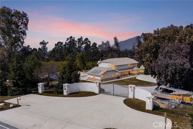 Detail Gallery Image 3 of 46 For 31144 5th Ave, Redlands,  CA 92374 - 4 Beds | 4/1 Baths