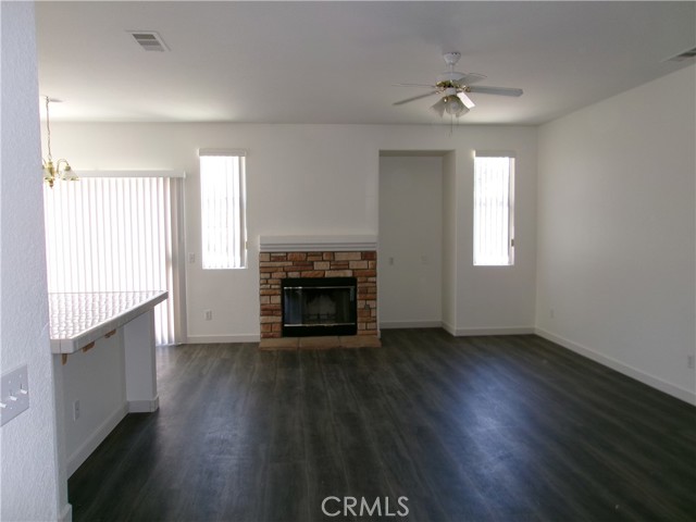 Detail Gallery Image 5 of 72 For 13380 Vista Verde St, Victorville,  CA 92392 - 4 Beds | 2 Baths