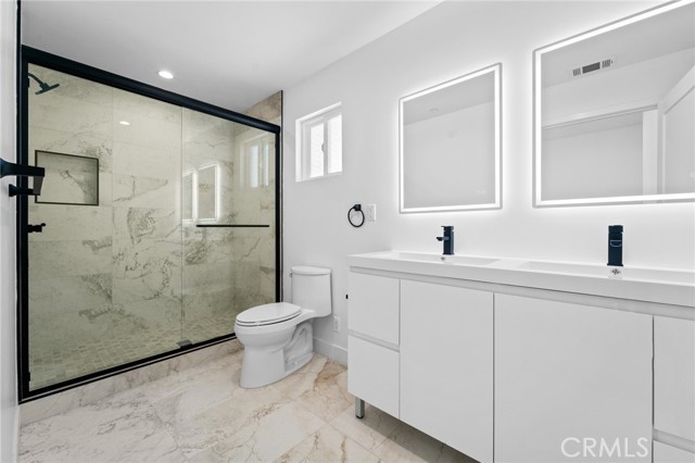 6827 Ranchito Avenue, Van Nuys CA: https://media.crmls.org/medias/76d6e702-be9e-4694-a125-8f46c26da38b.jpg