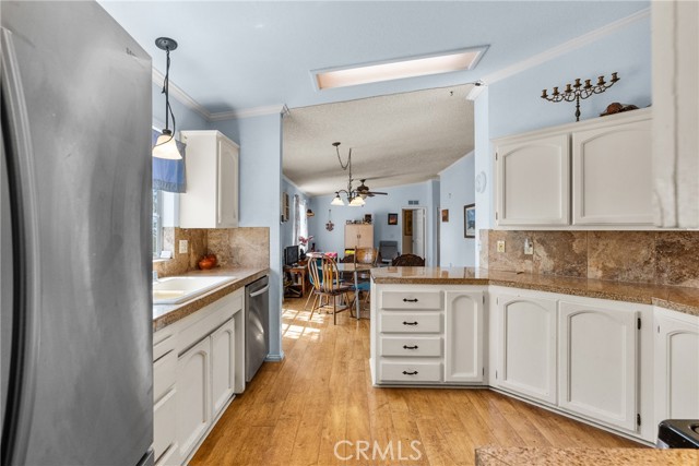 16818 Koch Street, Mojave CA: https://media.crmls.org/medias/76d77198-6908-4036-bc5a-a1ad765891f2.jpg
