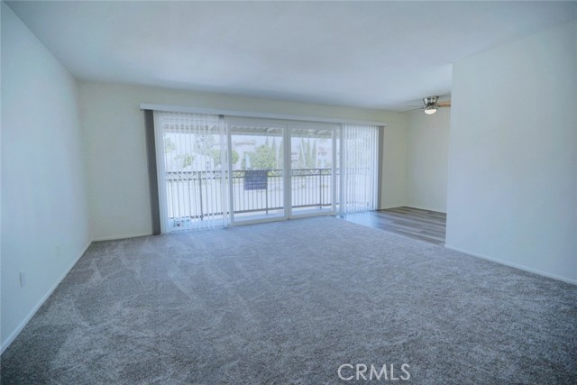 21712 Brookhurst Street, Huntington Beach CA: https://media.crmls.org/medias/76d79fbd-da36-44e1-b2ae-7c6a04509a88.jpg