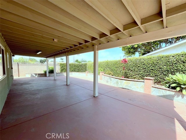 7811 Rhine Drive, Huntington Beach CA: https://media.crmls.org/medias/76d7c2a9-3872-412c-9603-0dc41be77c5d.jpg