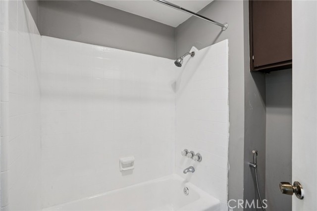 Detail Gallery Image 14 of 32 For 320 E Spruce, Inglewood,  CA 90301 - 2 Beds | 2 Baths