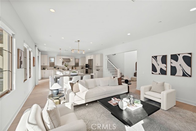 Detail Gallery Image 9 of 31 For 215 Sutters Mill, Irvine,  CA 92602 - 4 Beds | 4/1 Baths