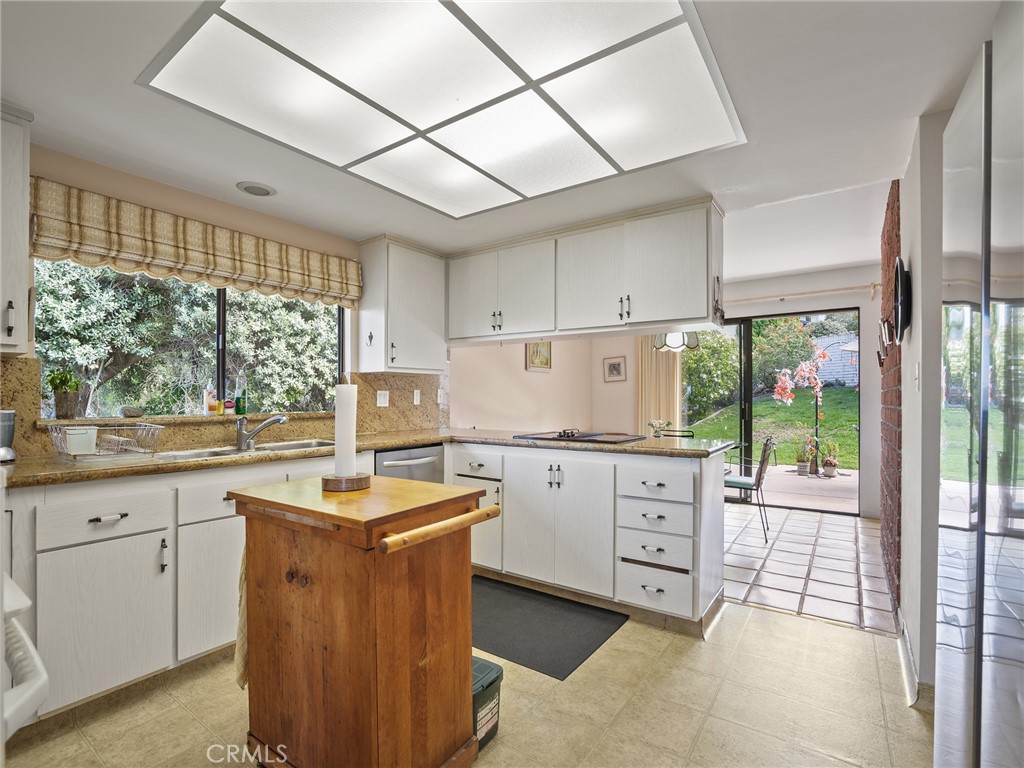 20. 2605 Via Olivera Palos Verdes Estates, CA 90274