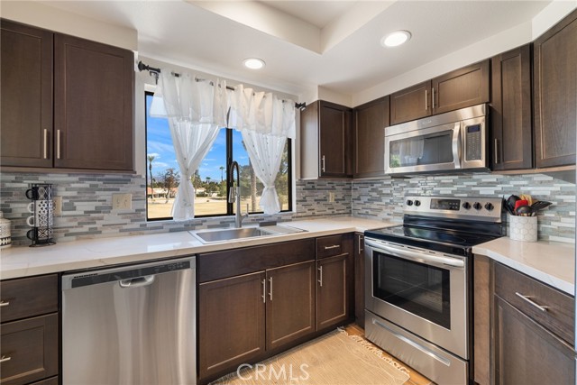41961 Preston Trail, Palm Desert CA: https://media.crmls.org/medias/76db2a5b-4bf1-417d-ab96-d88aa242c777.jpg
